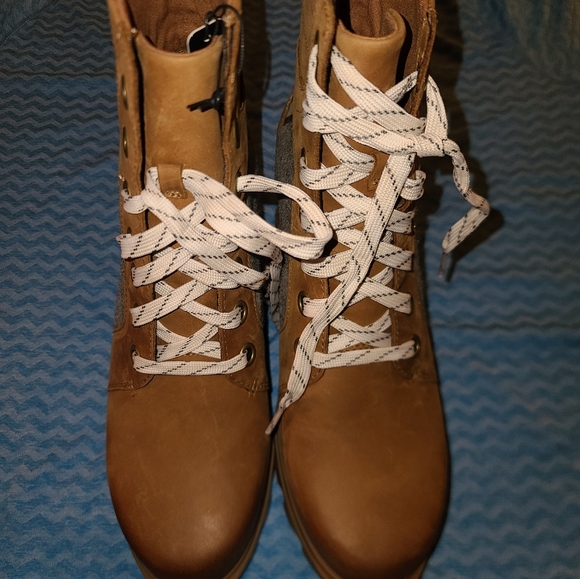 Sorel Boots - Picture 6 of 16